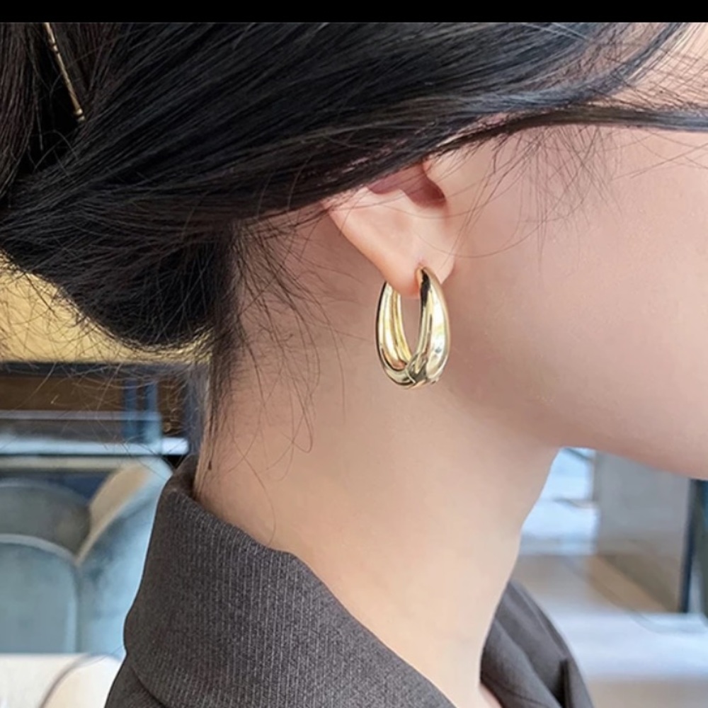 NWT LUXURY 18k GOLD PLATED EARRINGS - Picture 2 of 8